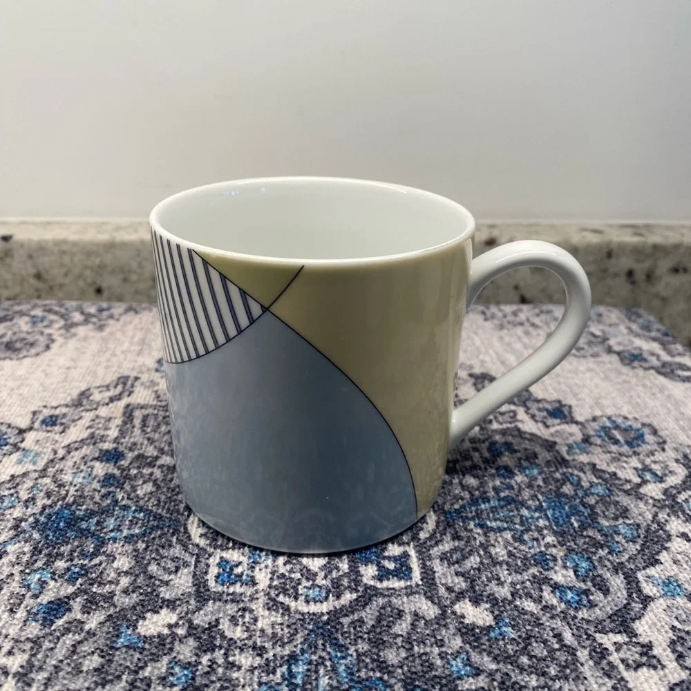 Set of 4 Vintage Frank Lloyd Wright MoMA Geometric coffee mugs 1998.